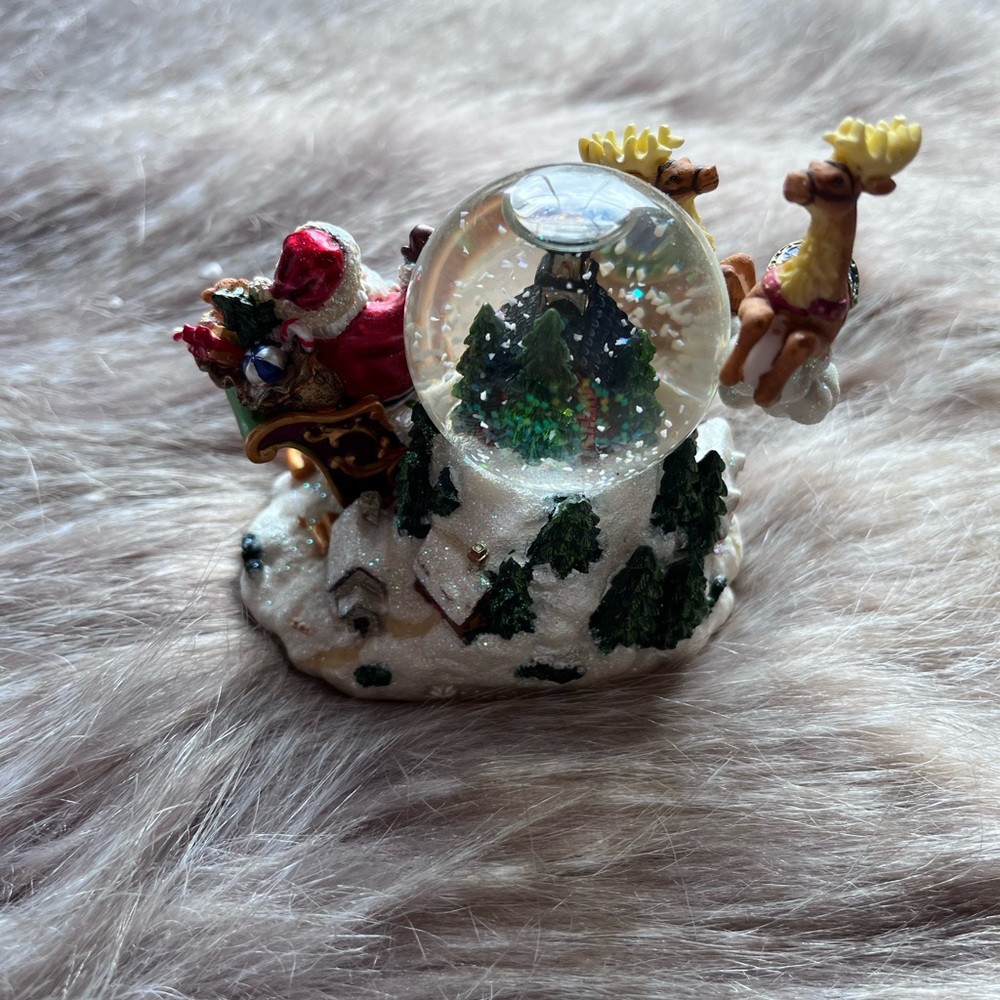 Christopher Radko mini Snowglobe - Picture 4 of 5